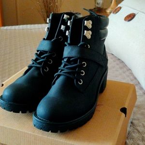 Sugar " Myisha" Woman's Black Boots Sz. 7 1/2